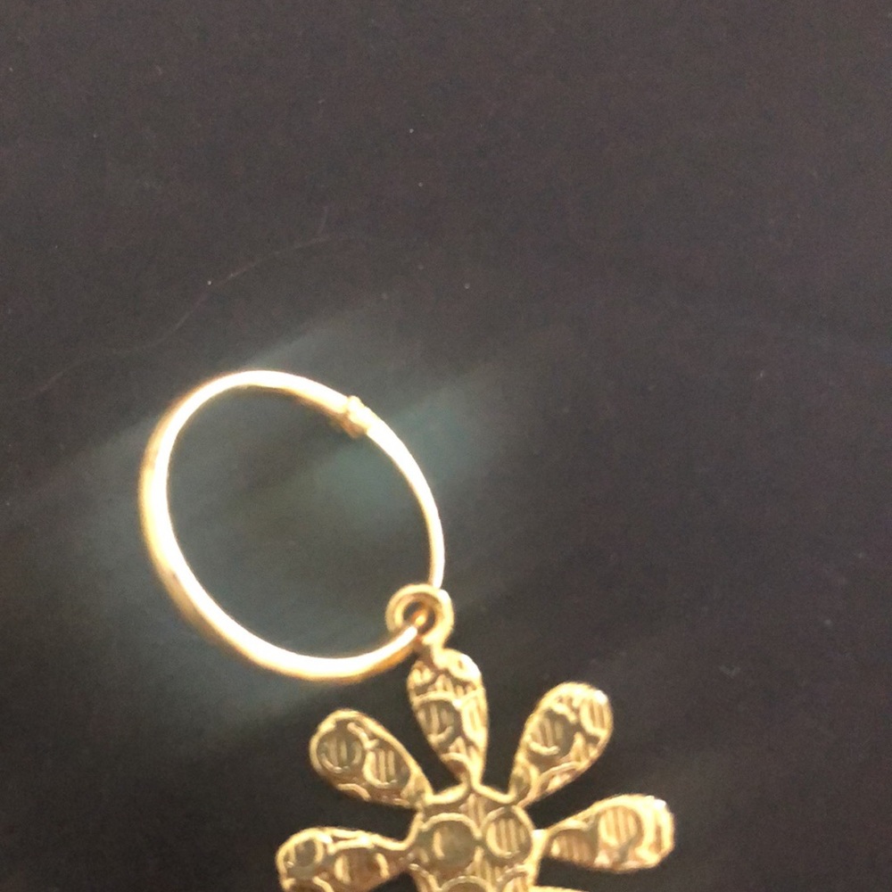 ⭐️COPY - New gold plated loop hoop sunflower dangle earrings! - Picture 7 of 8